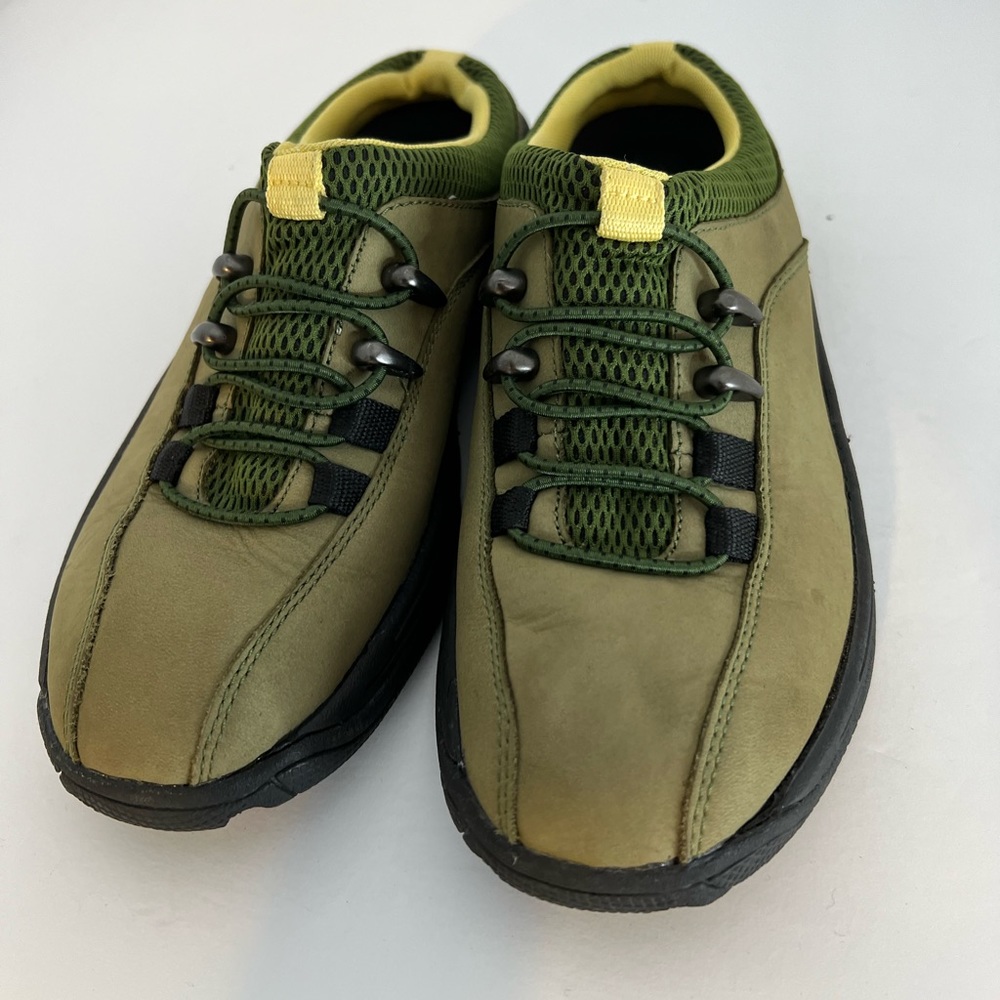 ROCKPORT GREEN SLIP ONS SZ 6